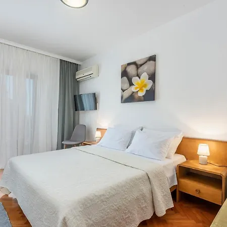 Complex Silvana Guest house