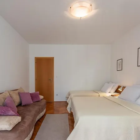 Complex Silvana Guest house